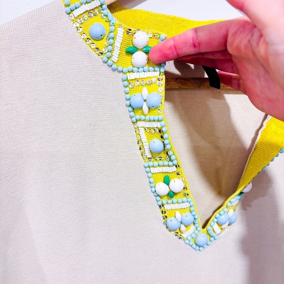 BCBGMAXAZRIA Two-Tone Beige & Yellow Beaded Trim Tunic Top | X-Small * - Picture 4 of 12